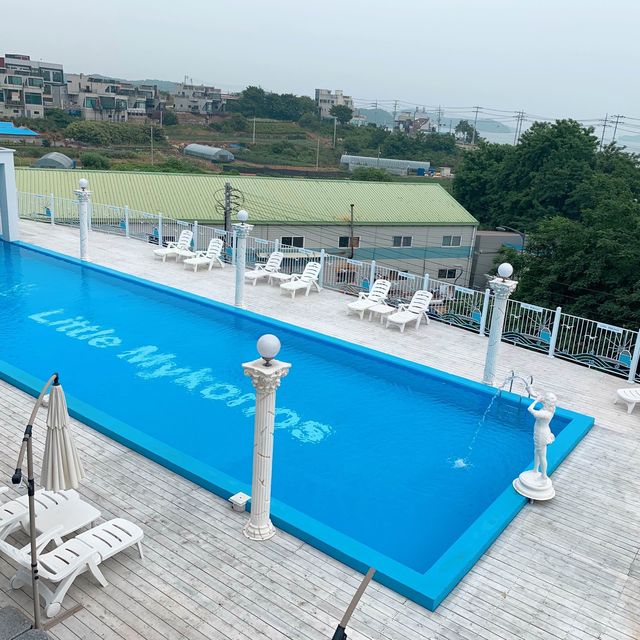 여기는 그리스아닌가요? 인천 선재도에 위치한 유럽풍 숙소 리틀미코노스