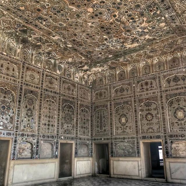 A day in Lahore Sheesh Mahal | Pakistan