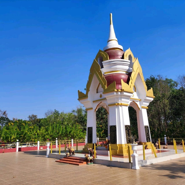 ศาลหลักเมืองนิคมคำสร้อย 