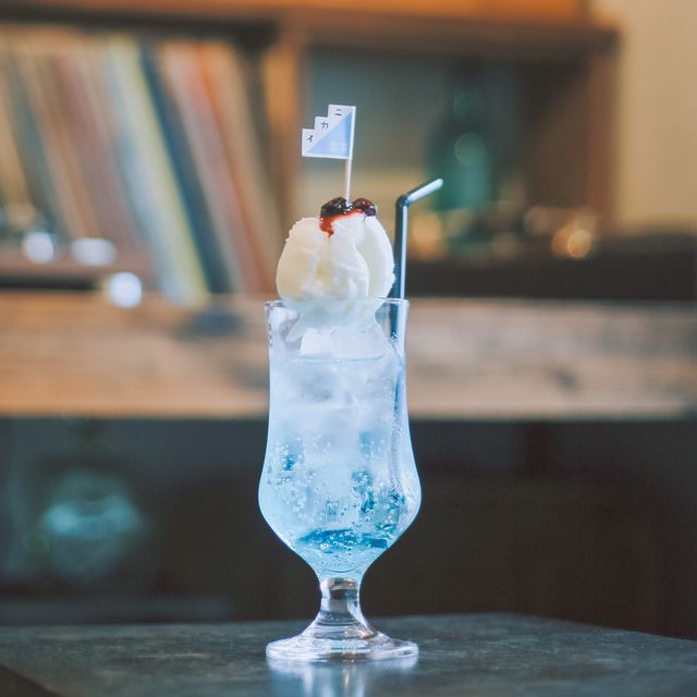 【東京】透き通る青が美しいクリームソーダを「喫茶 ニカイ」で🫧 【東京】透き通る青が美しいクリームソーダを「喫茶 ニカイ」で🫧