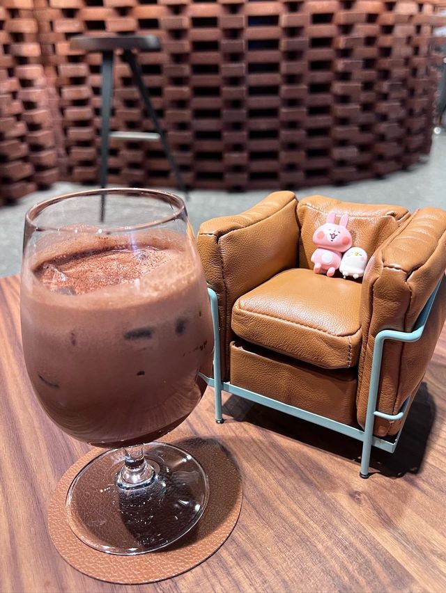 🌟中環隱世cafe @全球第一間Cassina cafe