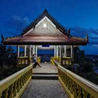 泰南海邊高山海景寺廟Wat Khao Chong Krachok