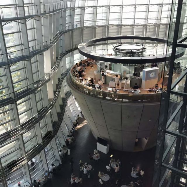 藝術狂熱，東京國立新美術館帶你探索創意世界！🎨🏛️✨