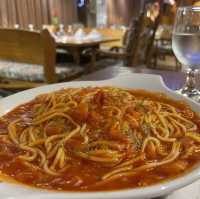 필리핀에서 만나기 쉽지 않은 후레쉬토마토 소스 “Luzern Steakhouse”