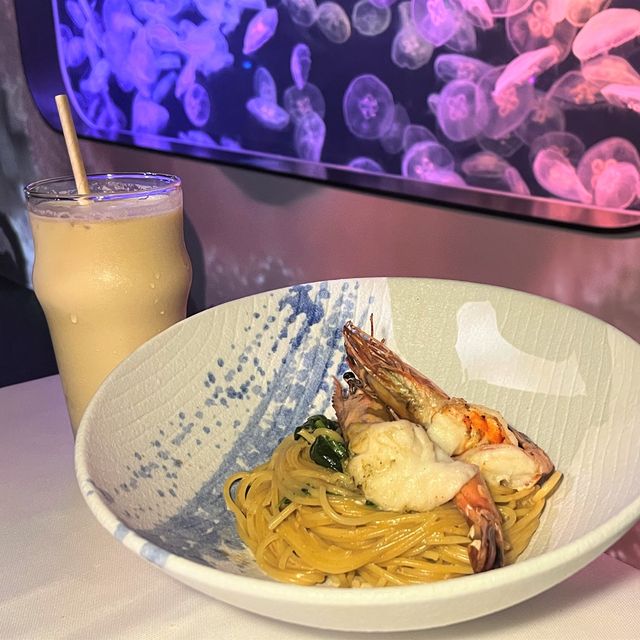 與萬千水母 共聚夢幻晚餐