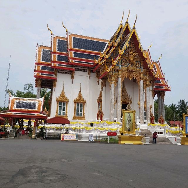 กราบไหว้หลวงพ่อเนื่อง และ ท้าวเวสสุวรรณ วัดจุฬามณี