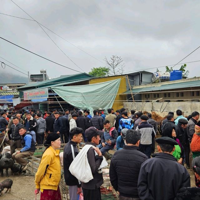 Market in Ha Giang are lively n noisy