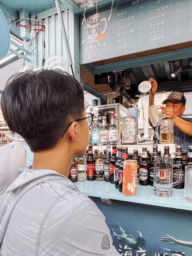 位於大稻埕碼頭的貨櫃屋
