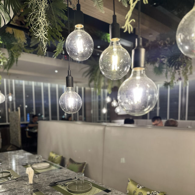 板橋凱撒大飯店 蓮花泰式料理！網美風裝潢、輕奢華的體驗！