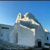 WHITE ASYMMETRICAL CHURCH IN MYKONOS!