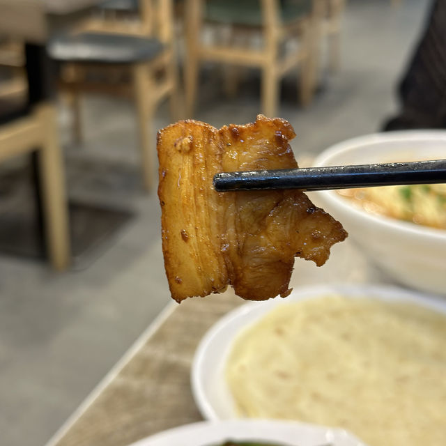 東北菜！超抵食．片皮鴨．$168．無加一