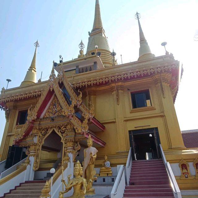 วัดคีรีวงศ์ บนยอดเขากลางเมืองนครสวรรค์