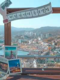 에메랄드 바다를 만날 수 있는 "묵호등대"