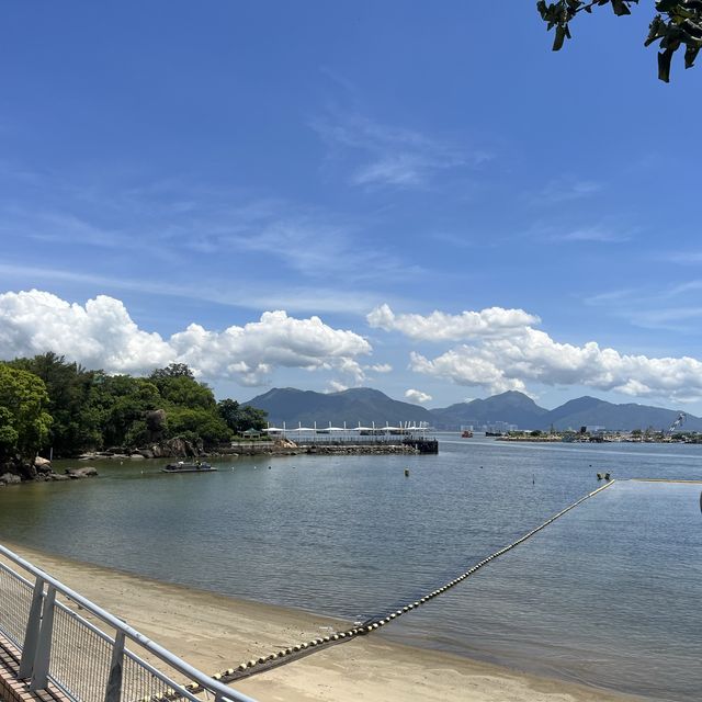 屯門青山灣泳灘水天一色