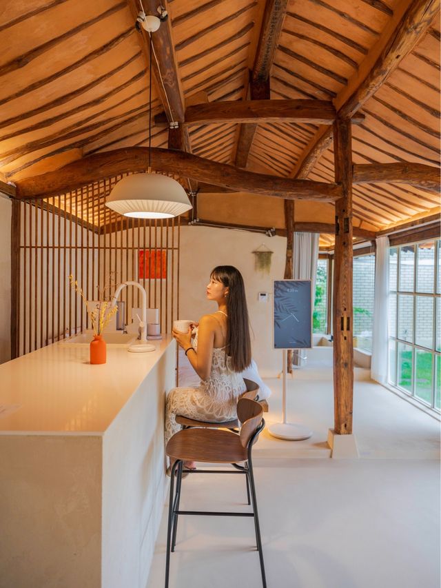 노란 지붕의 힐링 한옥 숙소💛 