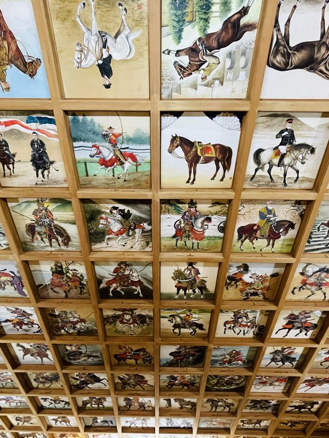 【東京都/矢先稲荷神社】馬術の天井絵が見られる神社