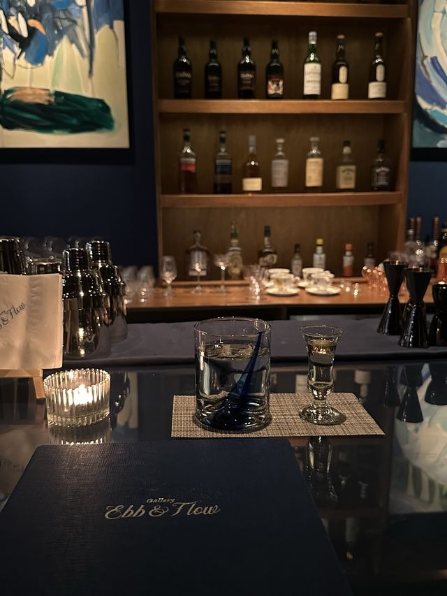 미술 작품 보고 파도소리 들으며 술 마시는 Bar 🍸