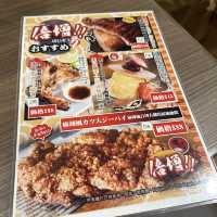美味新鮮熱辣香脆的「鰻魚燒飯團」😋