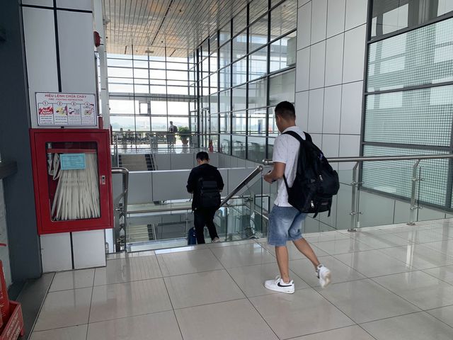 ベトナム　ノイバイ国際空港からタンソンニャット国際空港へ　Pacificairlineでフライト！