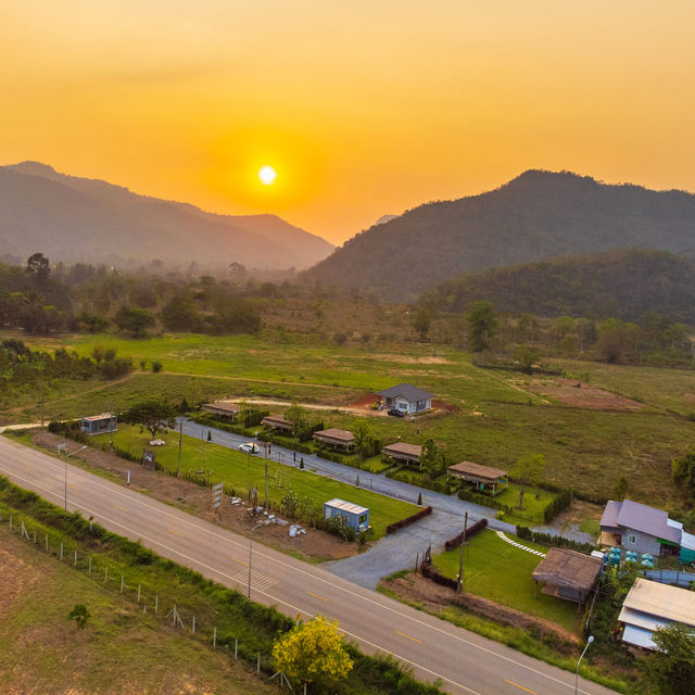 นอนรถบ้านส่วนตัว ชมวิวพระอาทิตย์ตก ในเขาใหญ่