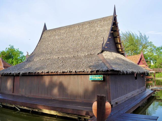 The rich tapestry of Thailand’s past 🇹🇭🌻🌺