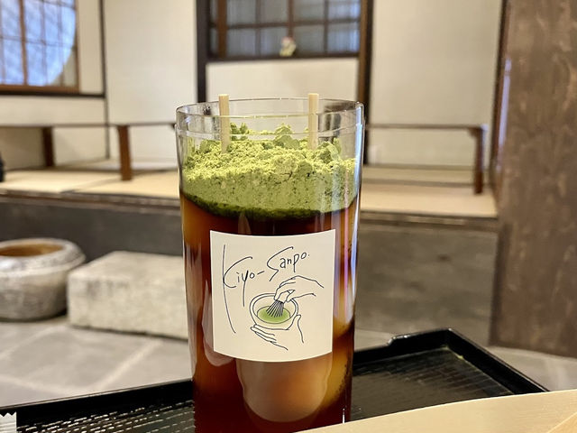 Kiyo-Sanpo คาเฟ่ขนมหวานดังโงะชาเขียวเกียวโต