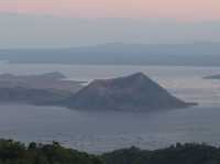 【菲律賓】塔爾火山：湖中活火山，只能泛舟欣賞