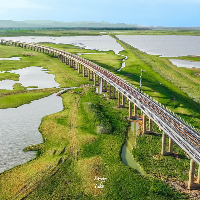ทางรถไฟลอยน้ำ ลพบุรี 