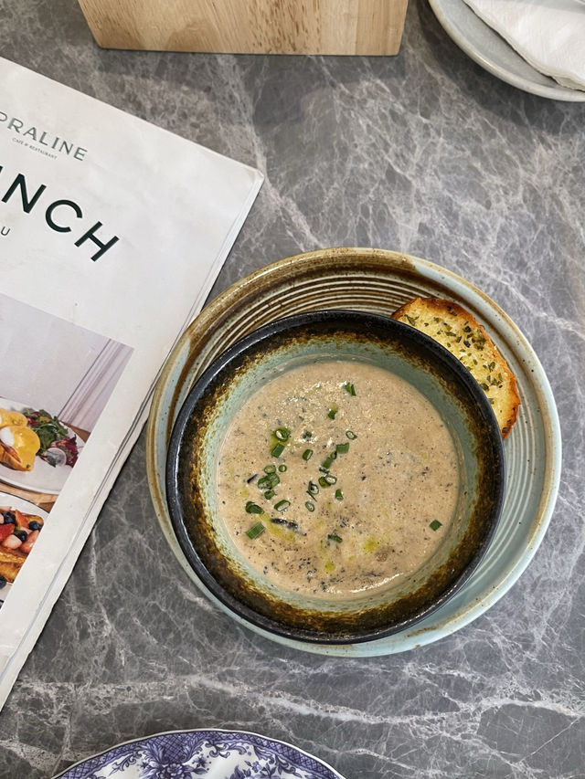 PRALINE Cafe 🍽️ 