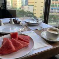 房間、早餐及洗衣房