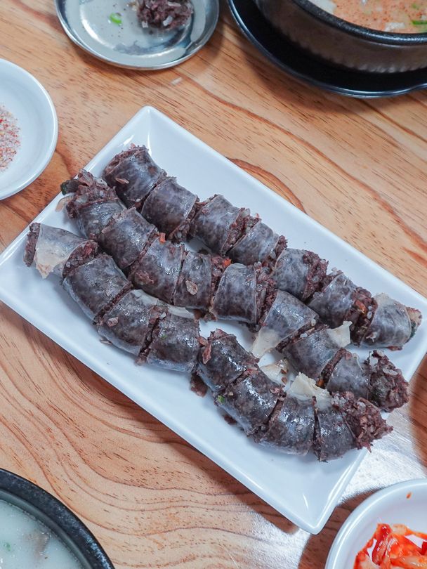 잡내없이 깔끔한 국물맛이 일품인 일산 라페스타 순대국 맛집 손큰할매순대국