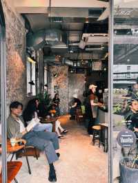 【香港🇭🇰】ヴィンテージ感が素敵なおしゃれカフェhalfway coffee☕️