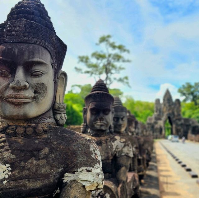 Tombraiding at the Angkor Wat 🛕