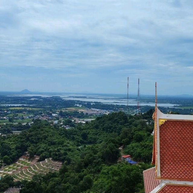 Wat Khiriwong Nakhon Sawan