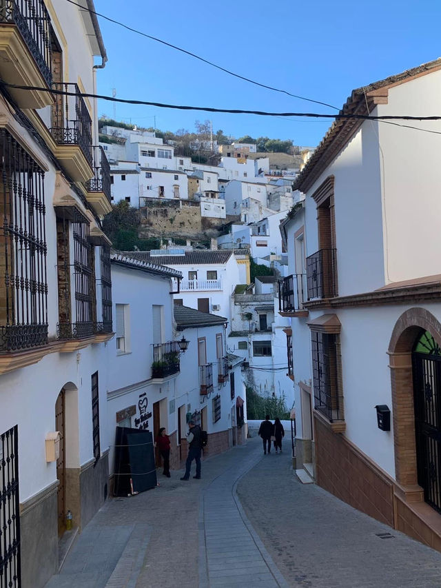 🤍Stunning White Houses in Setenil⚪️
