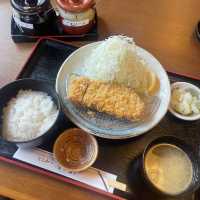 大行列のトンカツ屋さん