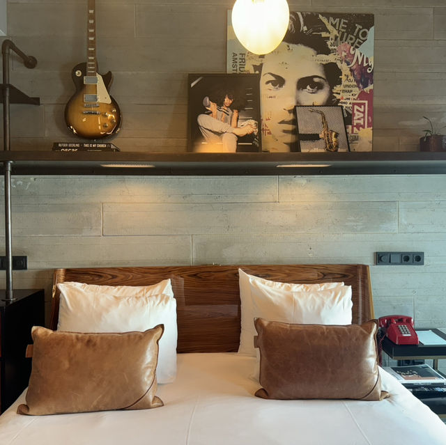 アムステルダムの音楽とアートに浸る、唯一無二の隠れ家 Sir Adam Hotel