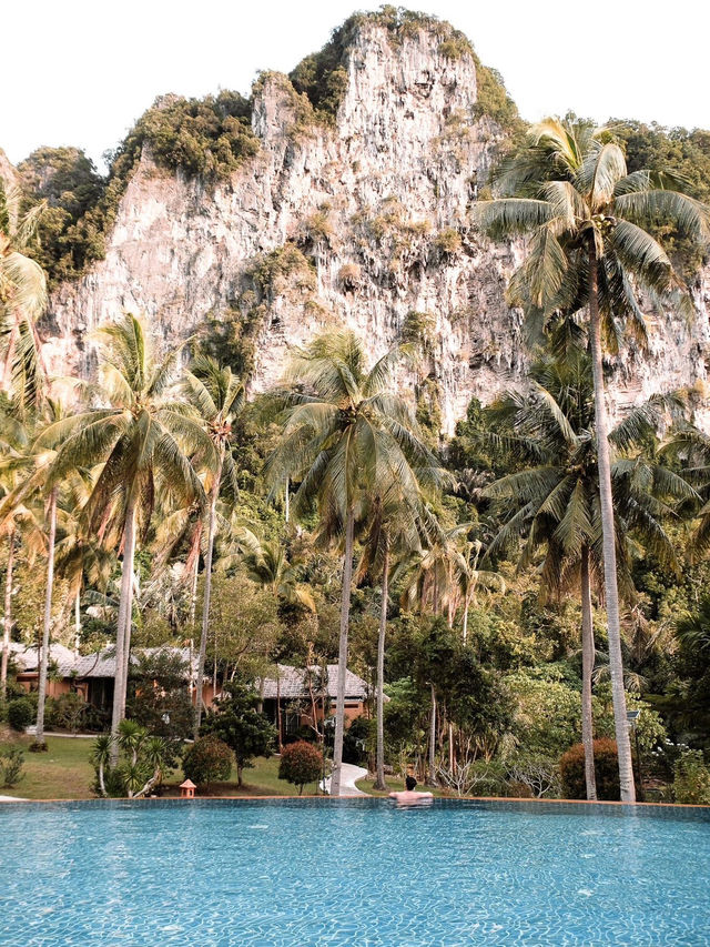 บ้านใสในที่พักกระบี่ สระว่ายน้ำวิวสุดปัง 🌴🌅