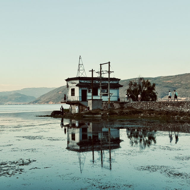 Incredible scenery at Erhai Lake