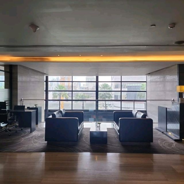 รีวิวโรงแรม Holiday Inn Bangkok Sukhumvit