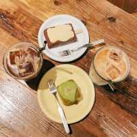 【東京・新大久保】一軒家を改装して作られた路地裏にある隠れ家カフェ☕️
