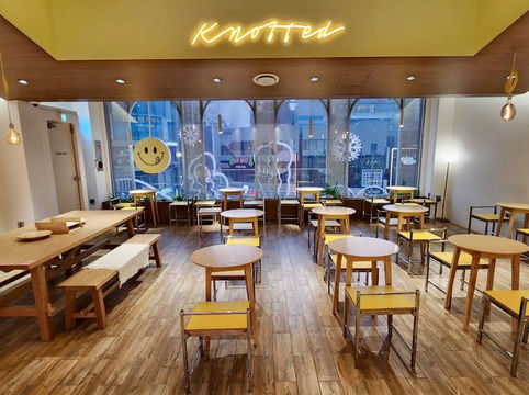韓國釜山 少女心炸裂的咖啡店 Cafe Knotted 海雲臺 노티드 부산 해운대