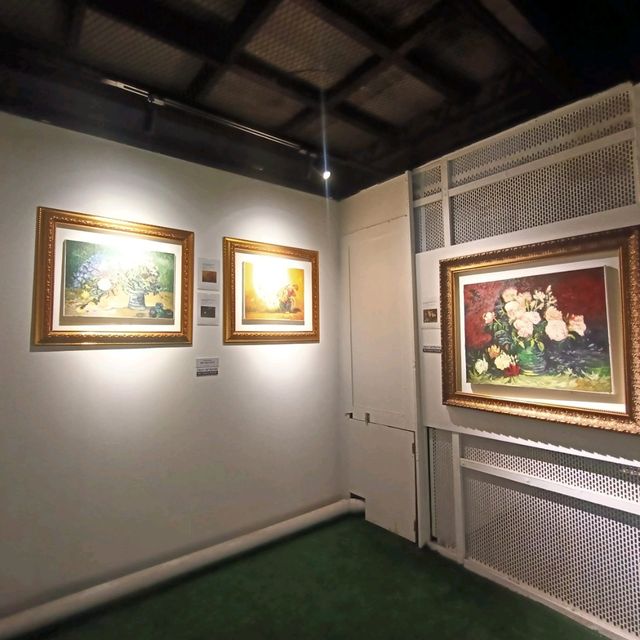 ชมศิลปะ ฮีลใจ ที่ Legacy art gallery 