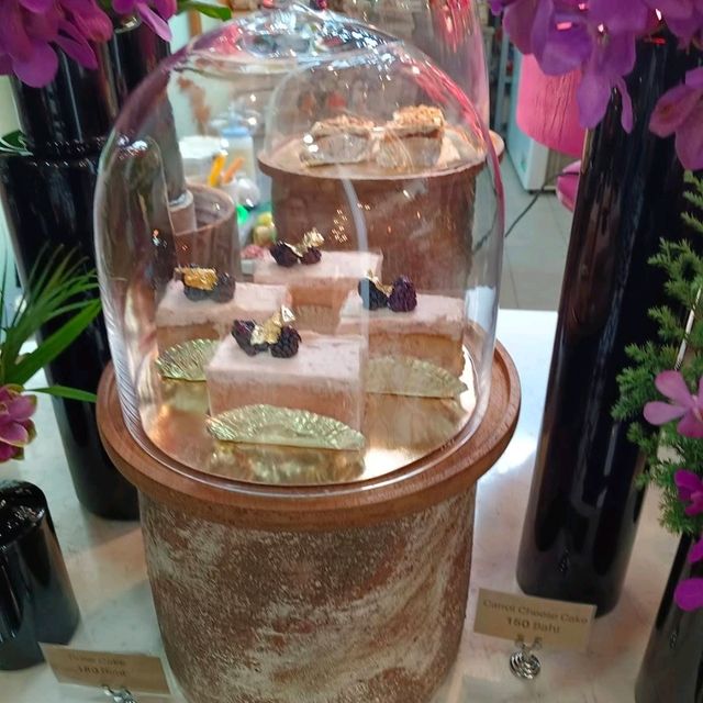 Woo Cafe Art Gallery Lifestyle Shop