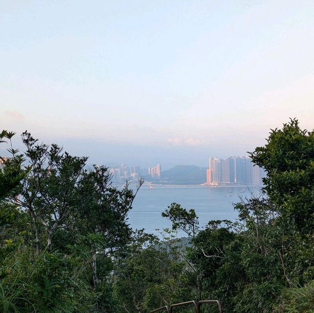 Shek O Beach: Hong Kong’s Hidden Paradise! 🌊🏖️
