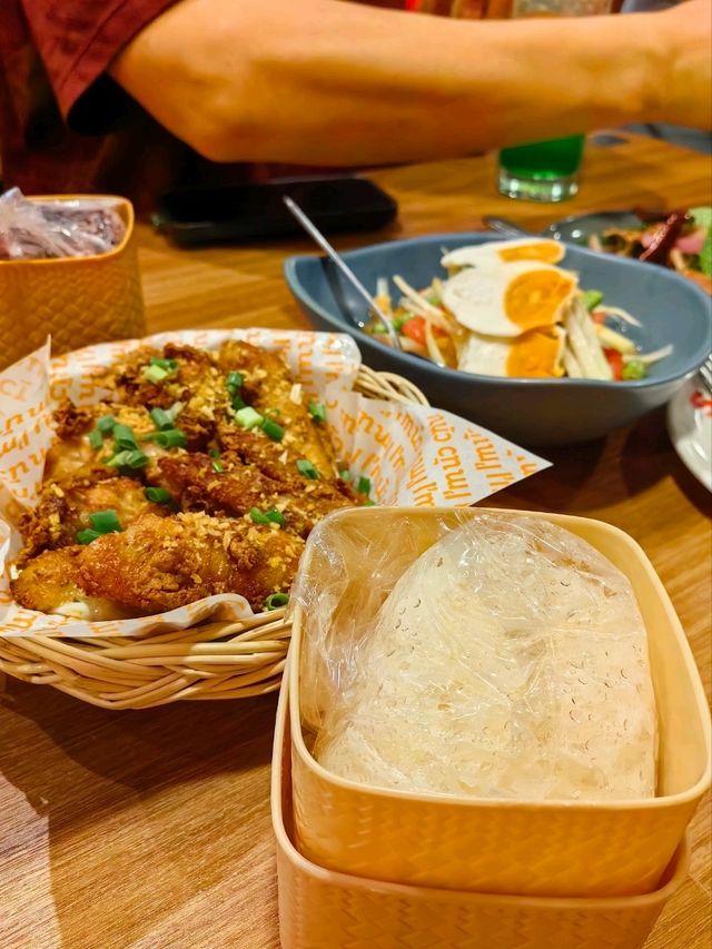 SomTamNua Restaurant, Popular Among Locals and Tourists in Bangkok
