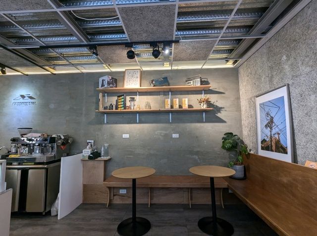 台南-武英殿巷仔內的小清新咖啡店：1 PLUS CAFE 一家咖啡
