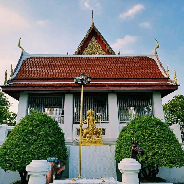 泰國曼谷著名皇家寺廟景點:Wat Hong Rattanaram Ratchaworawihan，建築雄偉壯觀，適合打卡拍照📸