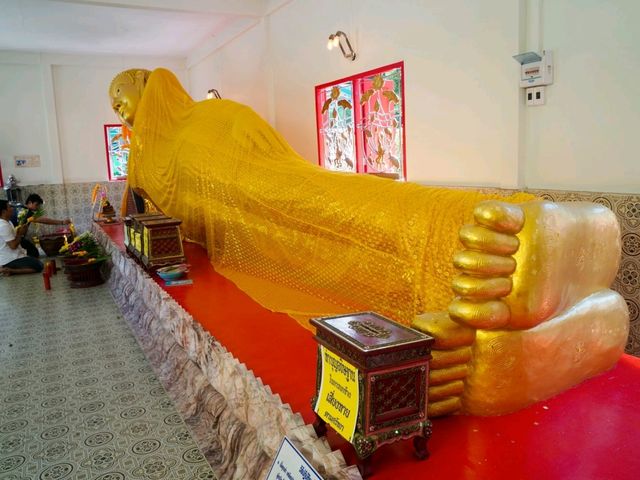 ล่องเรือท่าน้ำต้นลำพู ไหว้พระ ตลาดใหม่ แปดริ้ว