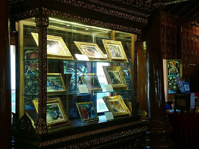 หอพระ​บรม​ฉายามหาราช​พุทธิรังสรรค์